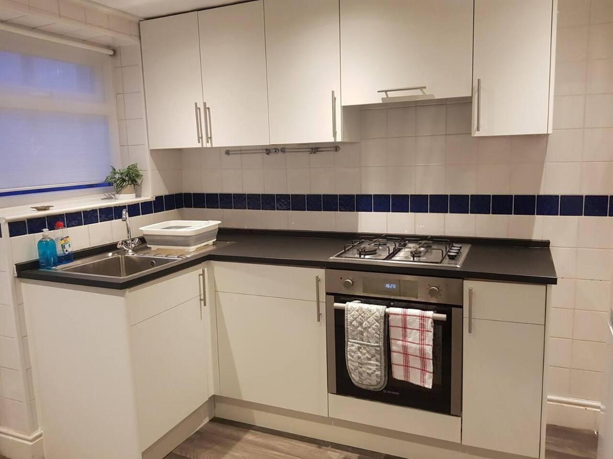 Bright 4-Bed House 15 Min To Manchester Centre Villa Buitenkant foto
