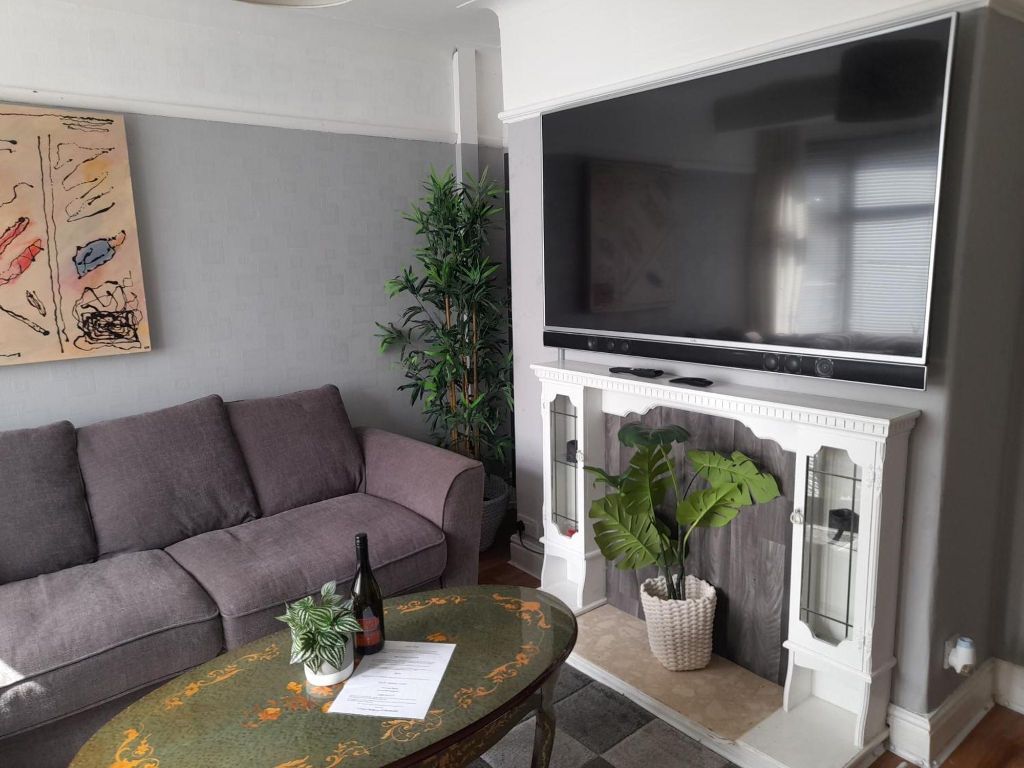Bright 4-Bed House 15 Min To Manchester Centre Villa Buitenkant foto