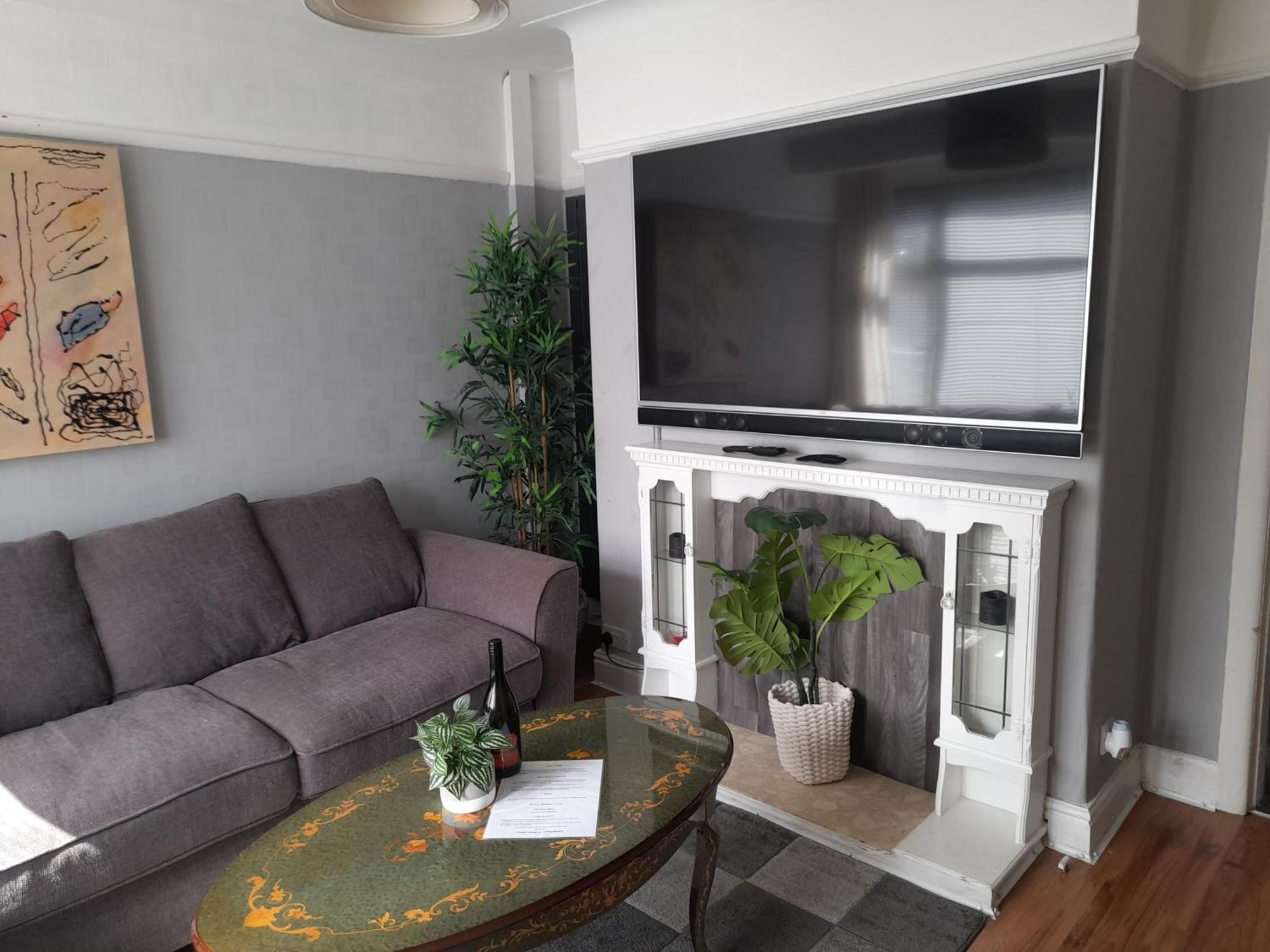 Bright 4-Bed House 15 Min To Manchester Centre Villa Buitenkant foto